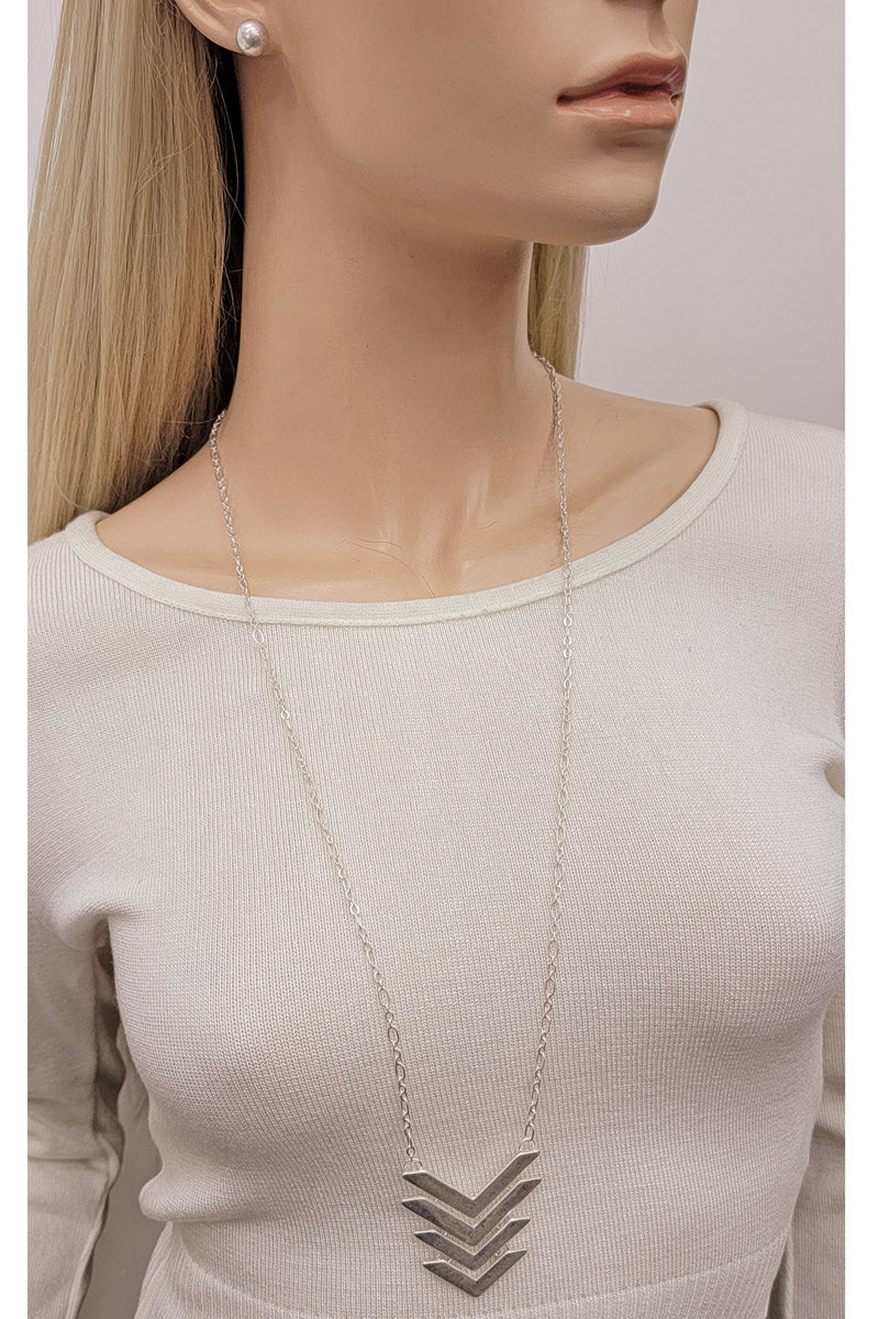 Worn Silver Multi Arrow Necklace Set