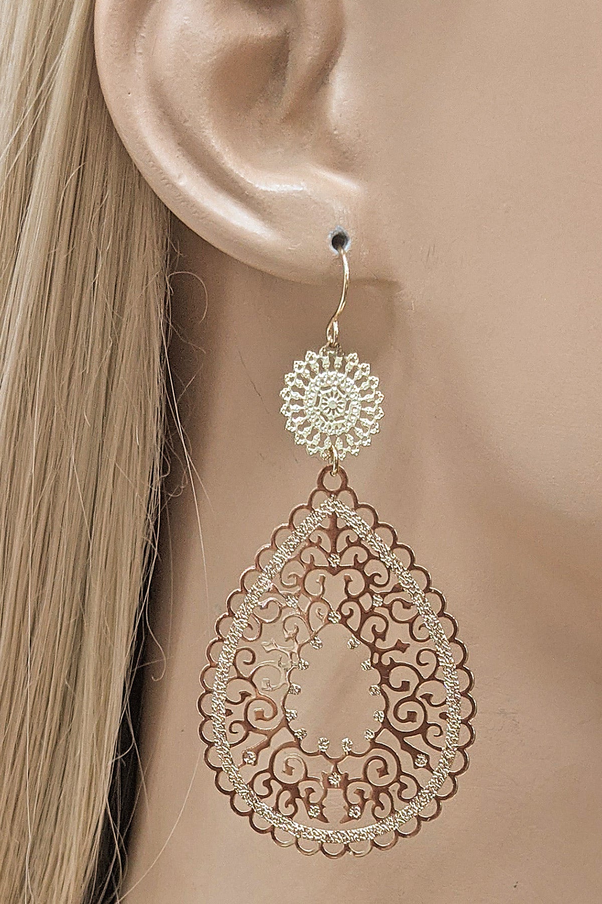 Gold Teardrop Filigree Dangle Earring