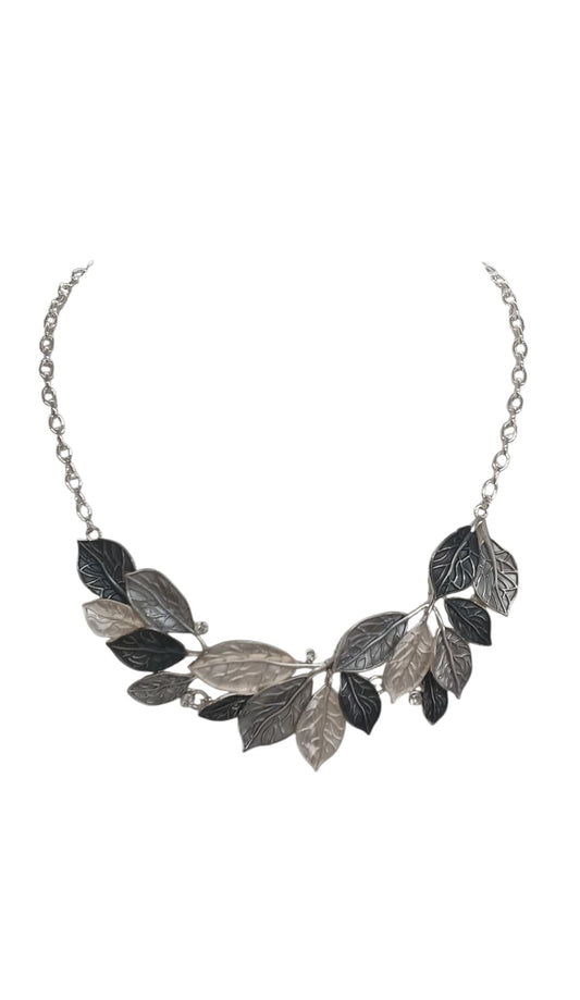 Silver-Black Leaves Design Metal Necklace Set