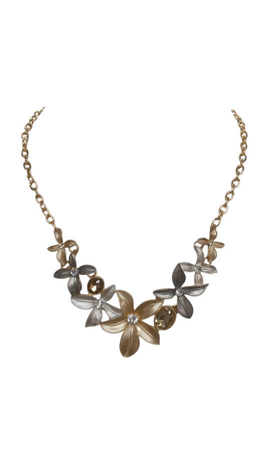 Gold Lily Flower Design Metal Necklace Set