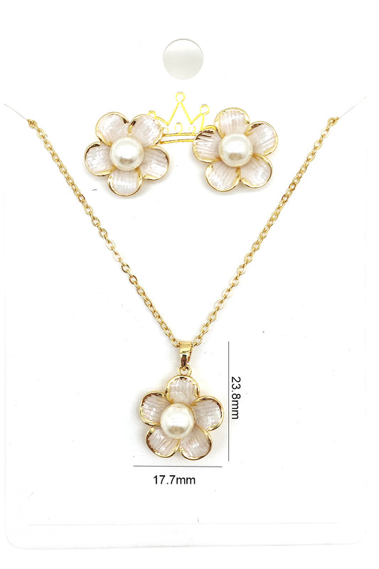 Gold Dipped Beige Flower Pendant Set